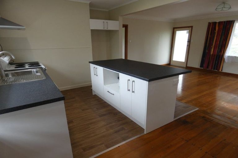 Photo of property in 1/128 Triangle Road, Massey, Auckland, 0614