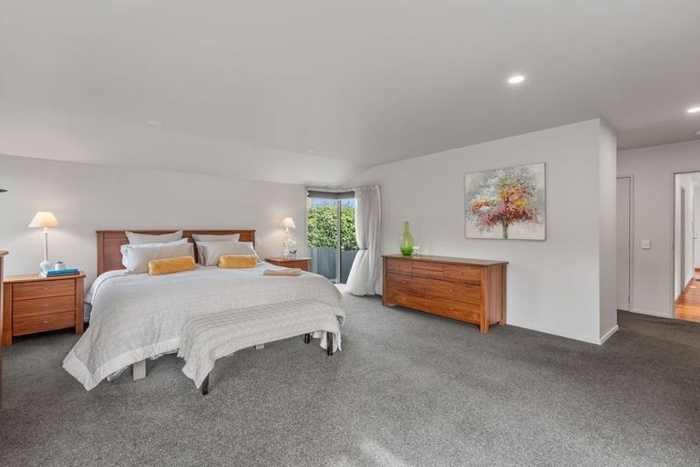 Photo of property in 174 Lake Terrace, Hilltop, Taupo, 3330
