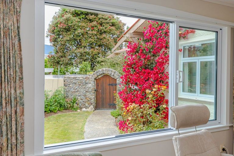 Photo of property in 6 Grey Street, College Estate, Whanganui, 4500