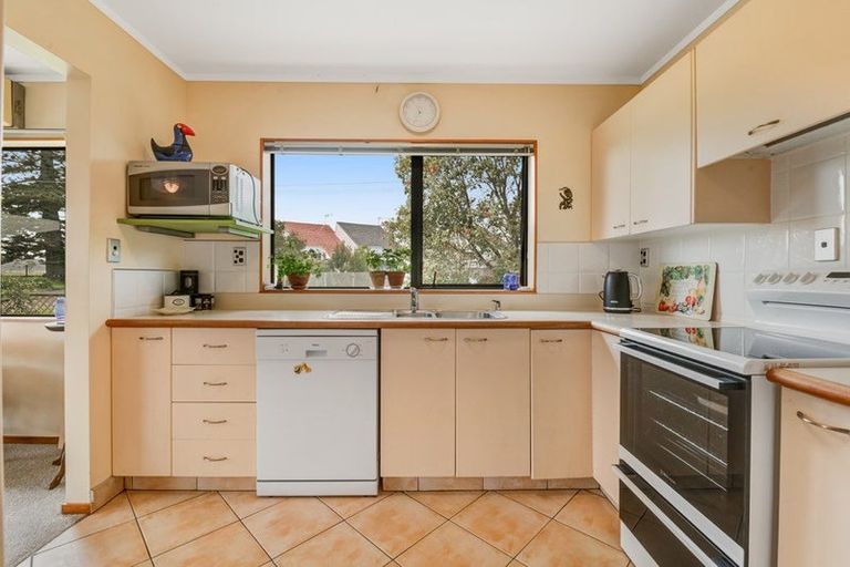 Photo of property in 5 Pengelly Place, Parakai, 0830