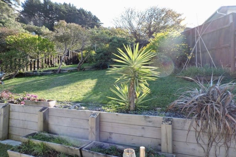 Photo of property in 4 Katarina Grove, Tawa, Wellington, 5028