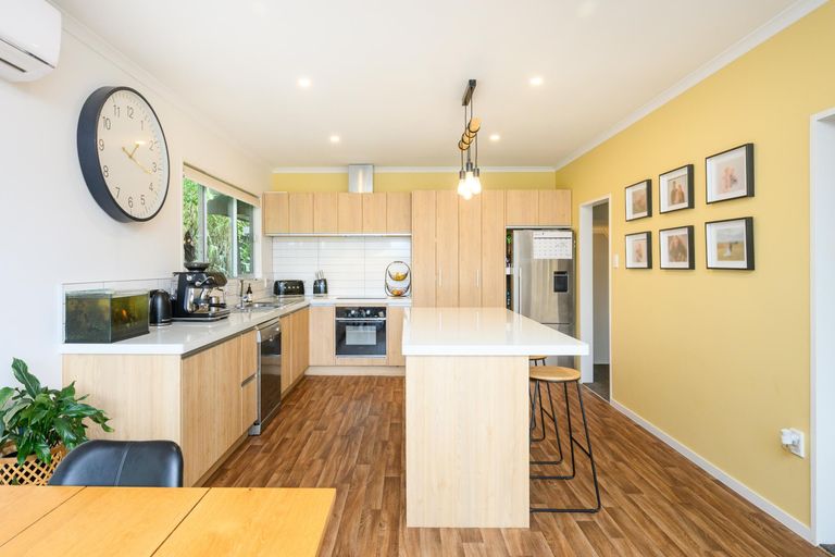 Photo of property in 28 Summerhill Drive, Fitzherbert, Palmerston North, 4410