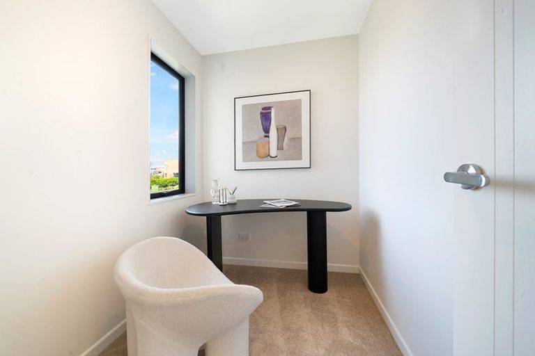 Photo of property in 150 Hobsonville Road, Hobsonville, Auckland, 0618