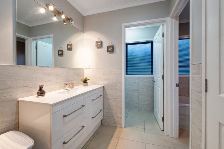 Photo of property in 30 Bayview Park Lane, Orewa, 0931