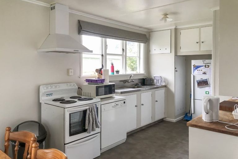 Photo of property in 73 Harper Street, Gonville, Whanganui, 4501