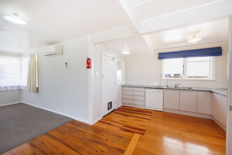 Photo of property in 6 London Terrace, Awapuni, Palmerston North, 4412