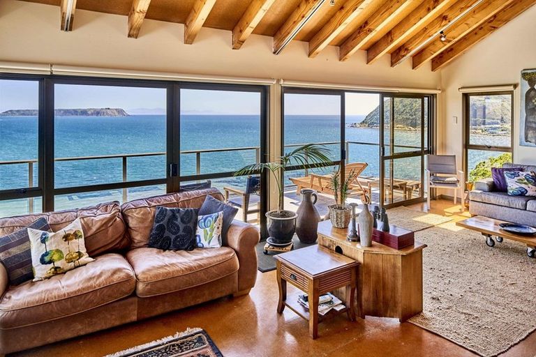 Photo of property in 9 Ogilvy Terrace, Plimmerton, Porirua, 5026