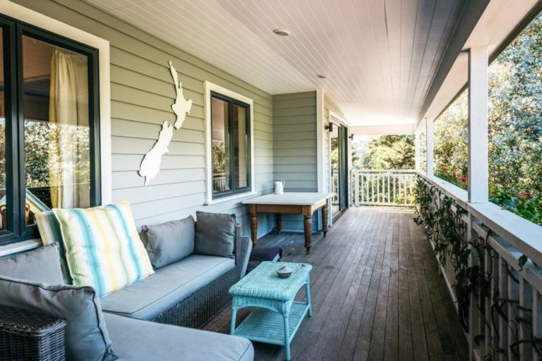 Photo of property in 40 Calais Terrace, Ostend, Waiheke Island, 1081