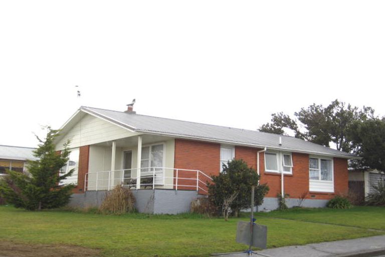 Photo of property in 2 Milford Street, Heidelberg, Invercargill, 9812