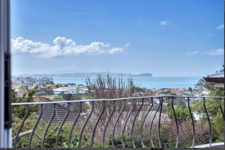 Photo of property in 41 Knights Road, Rothesay Bay, Auckland, 0630