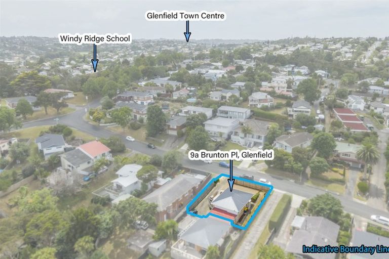 Photo of property in 1/9 Brunton Place, Glenfield, Auckland, 0629