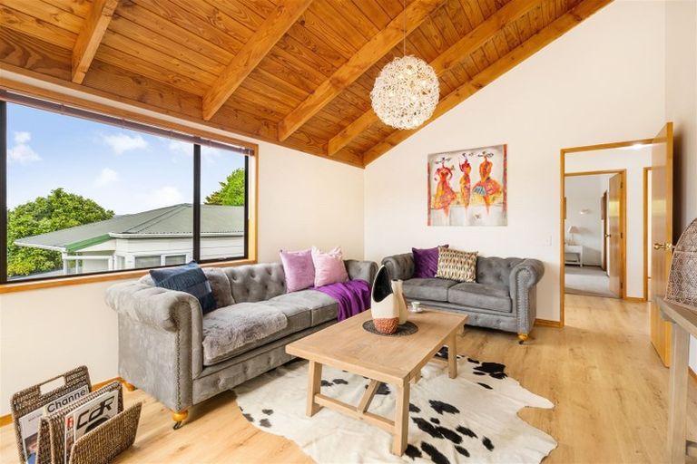 Photo of property in 2/56 Galaxy Drive, Mairangi Bay, Auckland, 0630