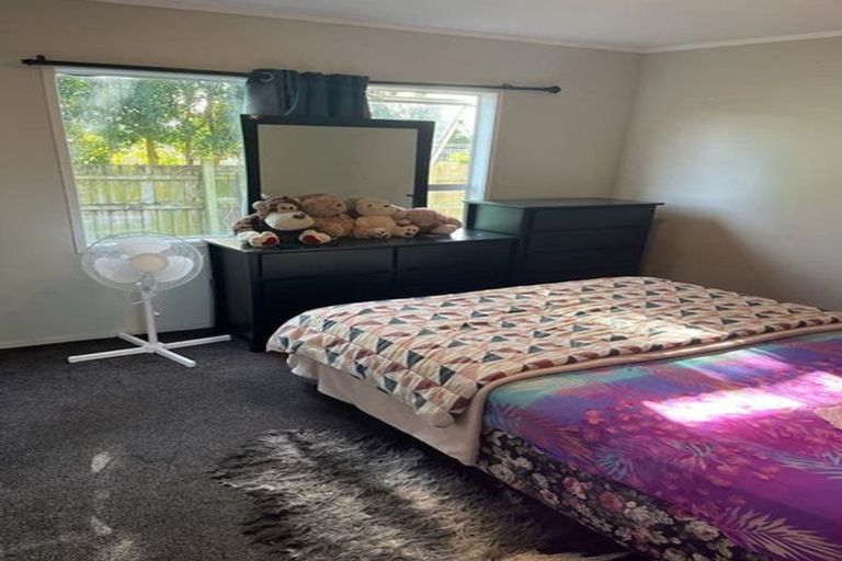 Photo of property in 2/92 Kenderdine Road, Papatoetoe, Auckland, 2025