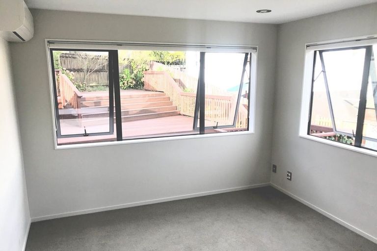 Photo of property in 39a Triangle Road, Massey, Auckland, 0614