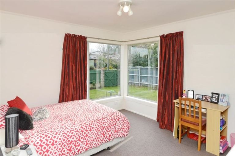 Photo of property in 14 Sevenoaks Drive, Bryndwr, Christchurch, 8053