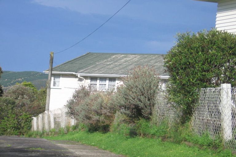 Photo of property in 66 Franklyn Road, Tawa, Wellington, 5028