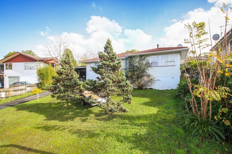 Photo of property in 5 Albemarle Place, Massey, Auckland, 0614