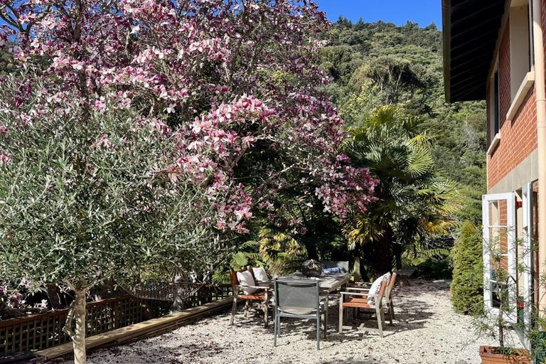 Photo of property in 8 Rutland Street, Picton, 7220