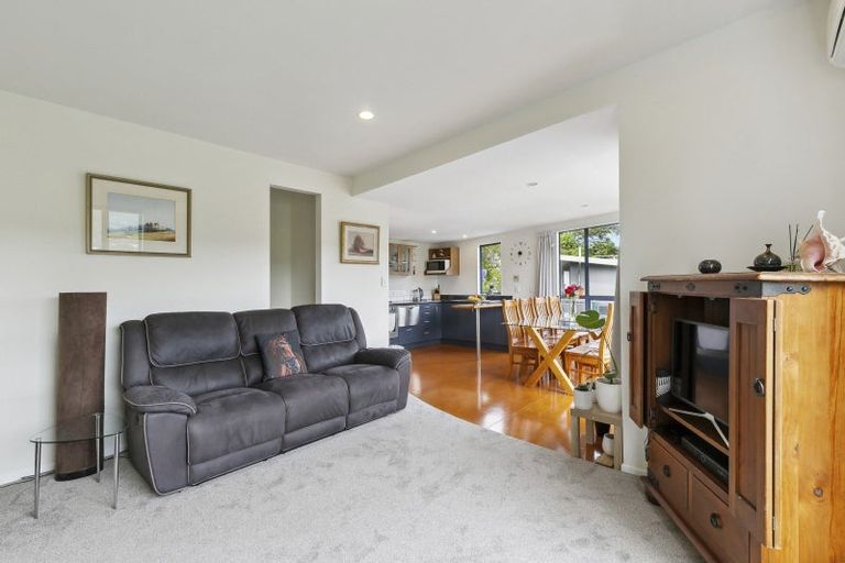 Photo of property in 21 Court Road, Tawa, Wellington, 5028