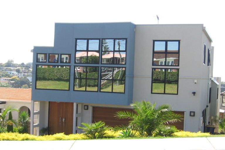 Photo of property in 19a Scarboro Terrace, Murrays Bay, Auckland, 0630