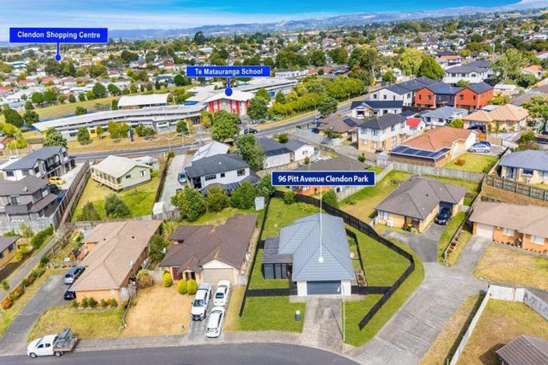 Photo of property in 96 Pitt Avenue, Clendon Park, Auckland, 2103