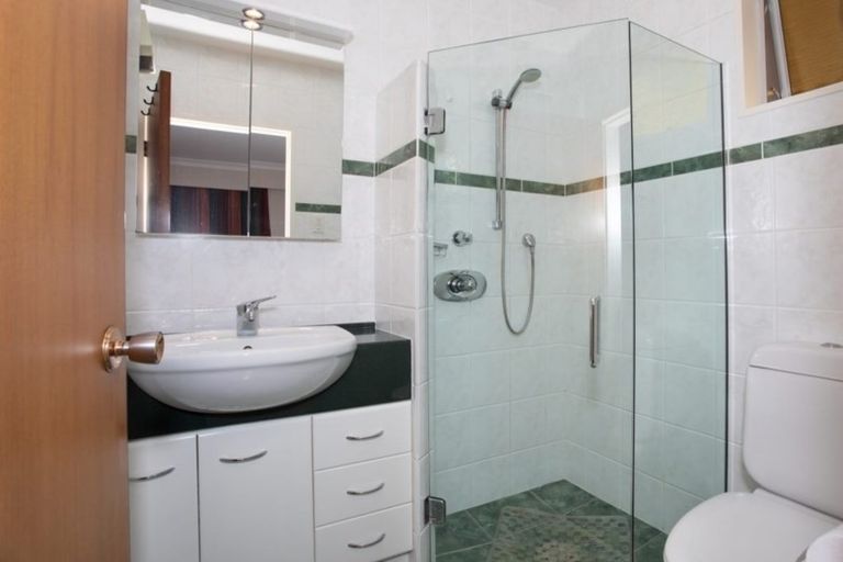 Photo of property in 10 Wallace Place, Hokowhitu, Palmerston North, 4410