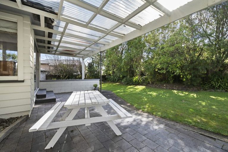 Photo of property in 9 Athlone Place, Hokowhitu, Palmerston North, 4410