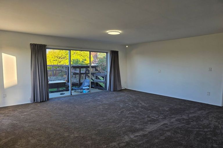 Photo of property in 1/38 Dalwhinnie Parade, Highland Park, Auckland, 2010