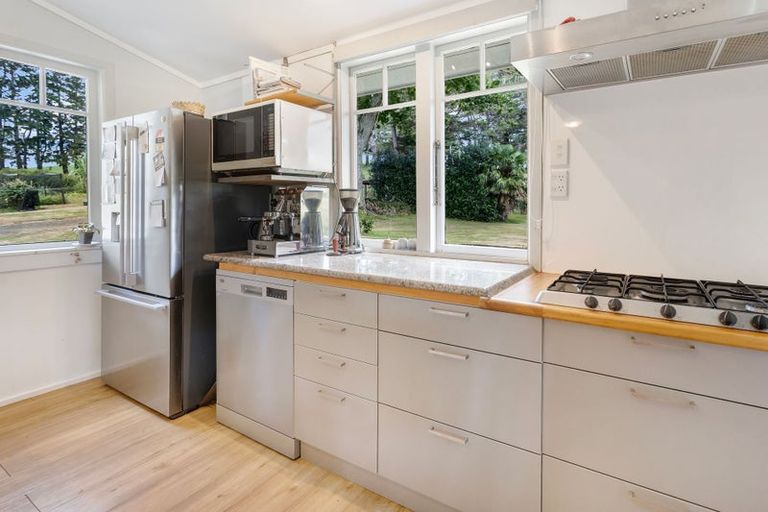 Photo of property in 37 Camp Road, Coroglen, Whitianga, 3591