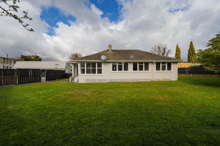 Photo of property in 5 Crewe Crescent, Hokowhitu, Palmerston North, 4410