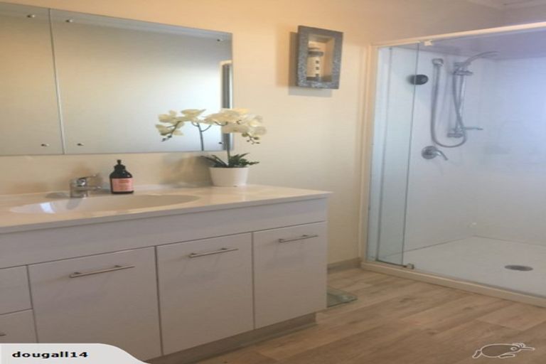 Photo of property in 11b Springs Road, Parakai, 0830