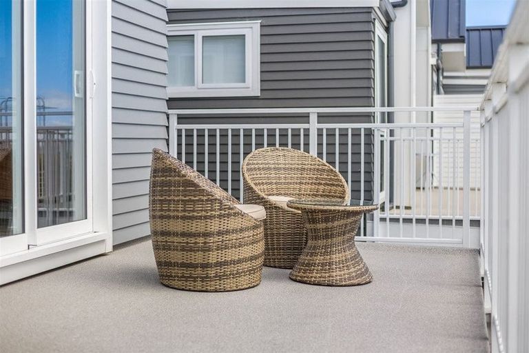 Photo of property in 8 Kopua Place, Whitby, Porirua, 5024