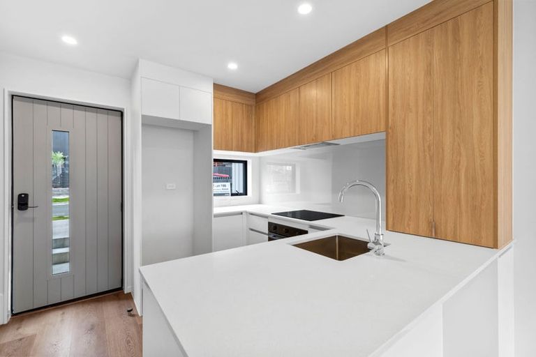 Photo of property in 14 Selo Street, Glen Eden, Auckland, 0602