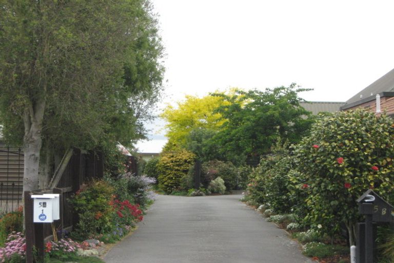 Photo of property in 5b Regency Crescent, Redwood, Christchurch, 8051