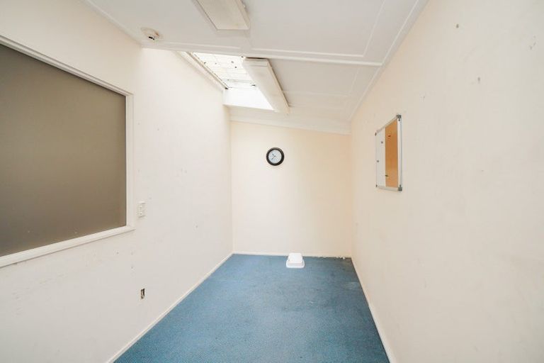 Photo of property in 24 Esk Street, Roslyn, Palmerston North, 4414
