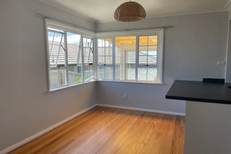 Photo of property in 23 Queens Road, Glen Avon, New Plymouth, 4312