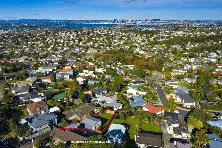 Photo of property in 17a Monarch Avenue, Hillcrest, Auckland, 0627
