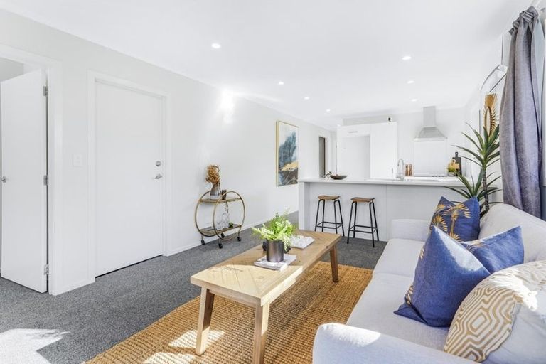 Photo of property in 2/23 Montgomery Crescent, Bader, Hamilton, 3206