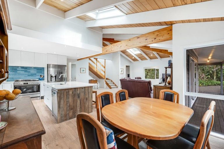 Photo of property in 92a Beach Road, Mellons Bay, Auckland, 2014