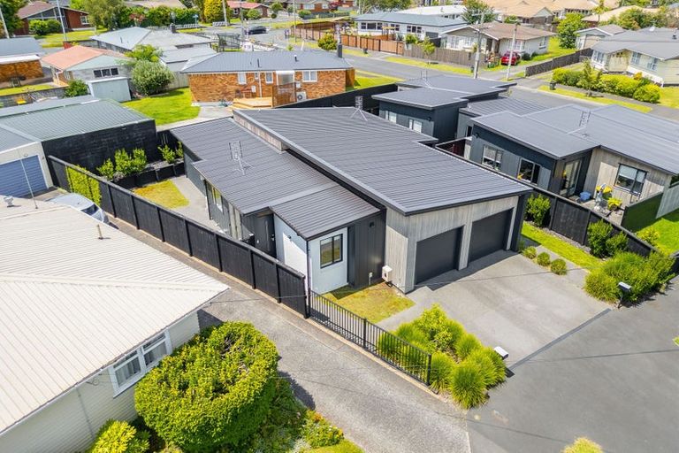 Photo of property in 2/2 English Street, Saint Andrews, Hamilton, 3200