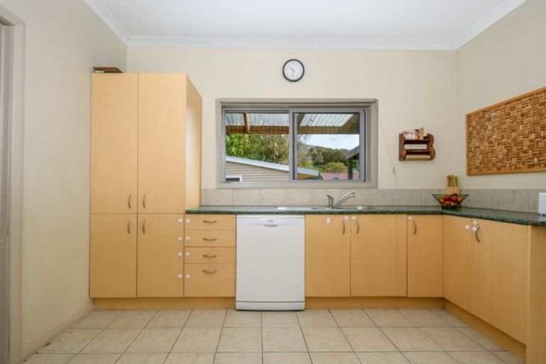 Photo of property in 31 Wairau Road, Picton, 7220