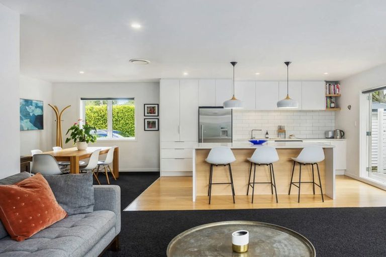 Photo of property in 28 Alfred Street, Northcote Point, Auckland, 0627