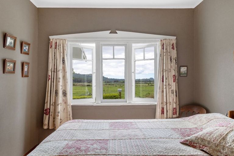 Photo of property in 37 Camp Road, Coroglen, Whitianga, 3591
