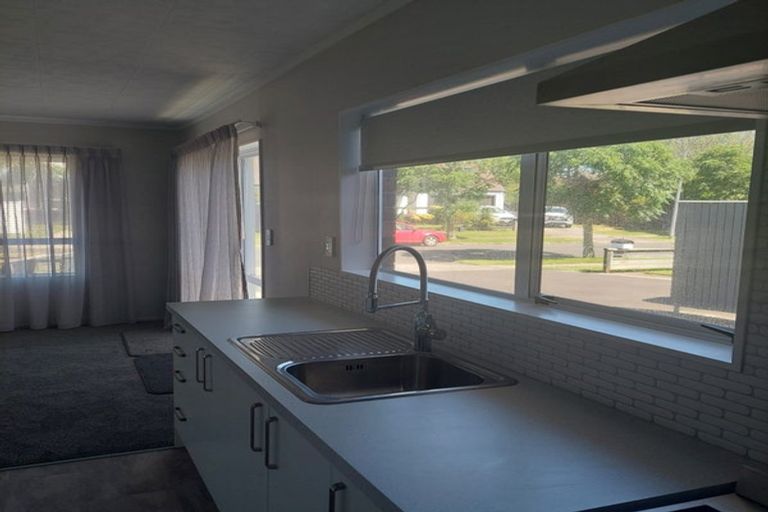 Photo of property in 29b Aquarius Drive, Kawaha Point, Rotorua, 3010