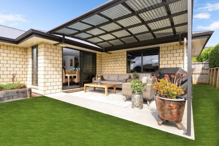 Photo of property in 62 Farnborough Drive, Grandview Heights, Hamilton, 3200