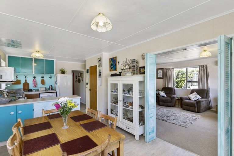 Photo of property in 9 Frobisher Street, Island Bay, Wellington, 6023