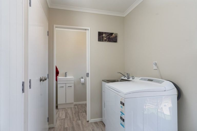 Photo of property in 104a Brooklyn Road, Carterton, 5713