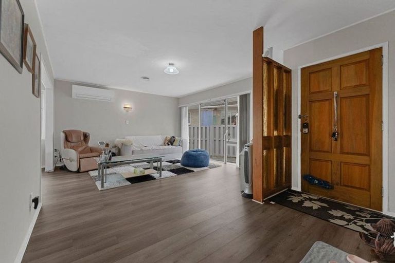 Photo of property in 12 Suwyn Place, Weymouth, Auckland, 2103