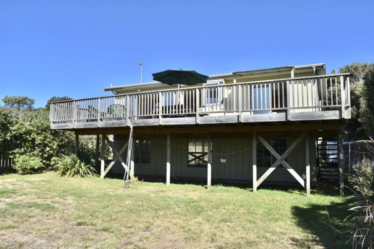 Photo of property in 45 Manga-pirau Street, Waikawa Beach, Manakau, 5573