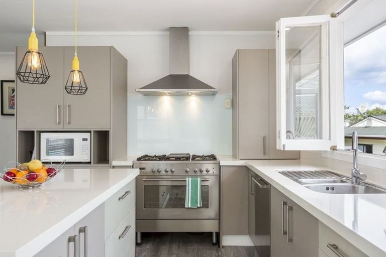 Photo of property in 7 Penton Road, Stanmore Bay, Whangaparaoa, 0932